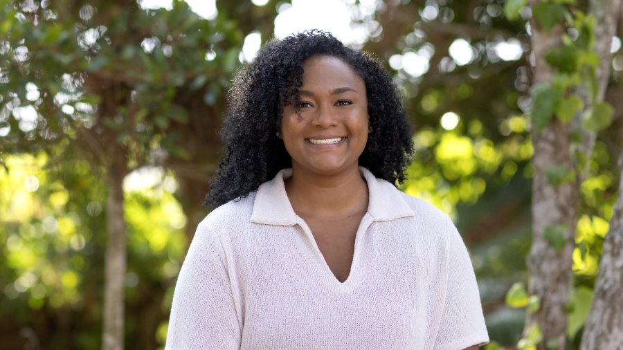 Portrait shot of Sarah Becknam.
