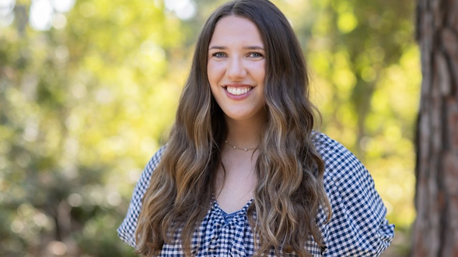 Portrait shot of Jazmyn Collins.