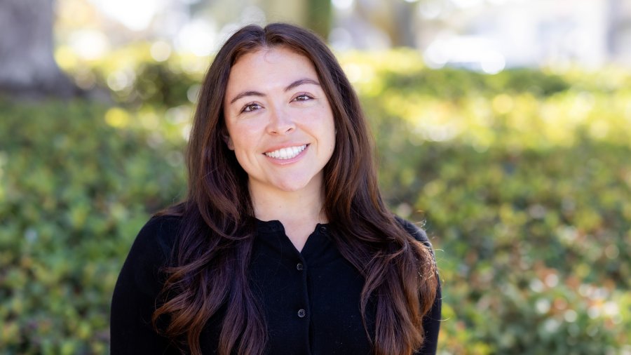 Portrait headshot of Isabel Gutierrez.