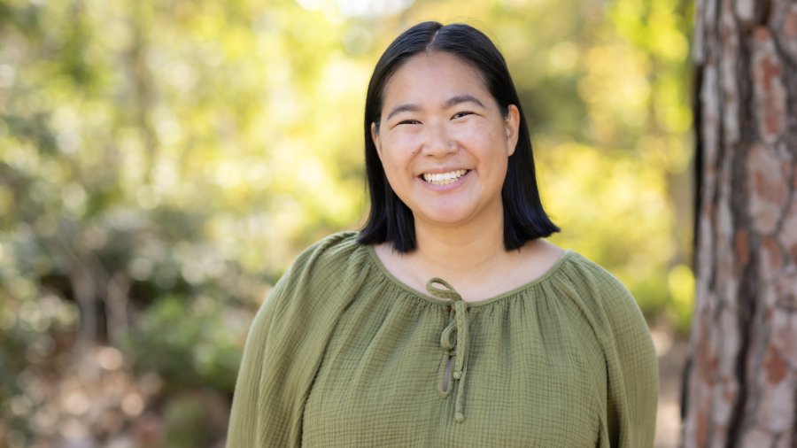 Portrait shot of Julia Siu.