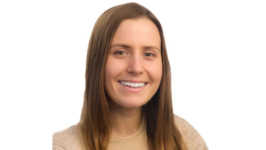 Mara Tollefson headshot