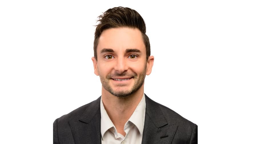 Daniel Mead headshot