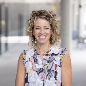 Sarah Alcorn Headshot