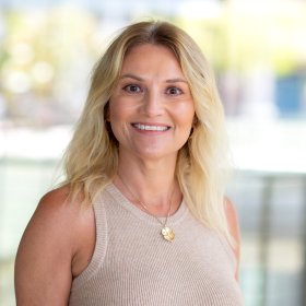 Jennifer Dyck Headshot