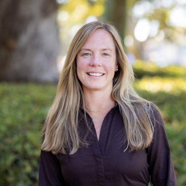 Thea Copeland's Headshot