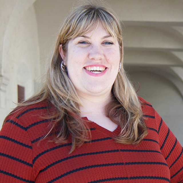 Headshot of Alison Glaeser