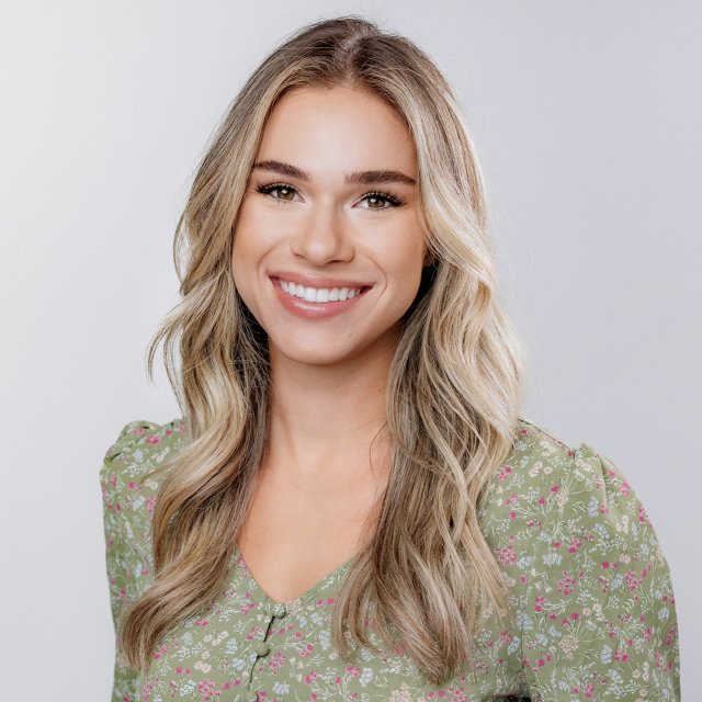 Portrait headshot of Sydney Karahalios.